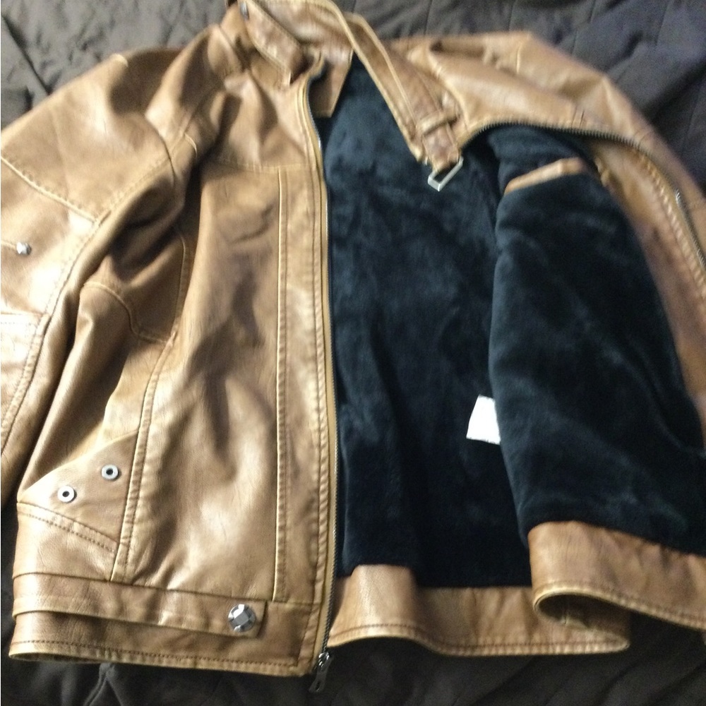 Wulful faux leather jacket. Mens size large